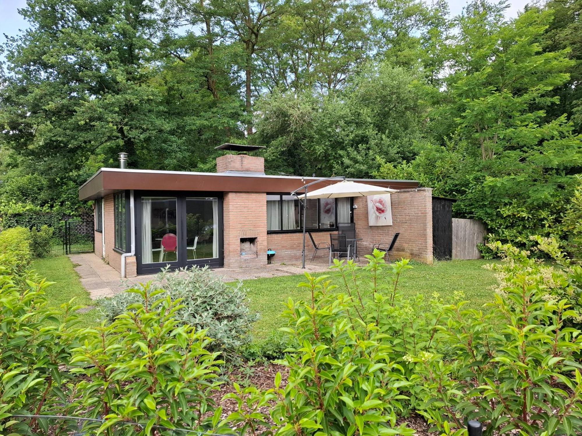 Zonnige Vrijstaande Bungalow In Prachtige Omgeving! Rekem 외부 사진